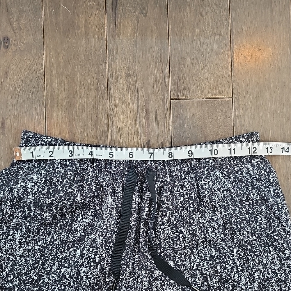 Lululemon Athletica Black and Gray PatternedJogger Pants, Size 2 - Picture 7 of 9
